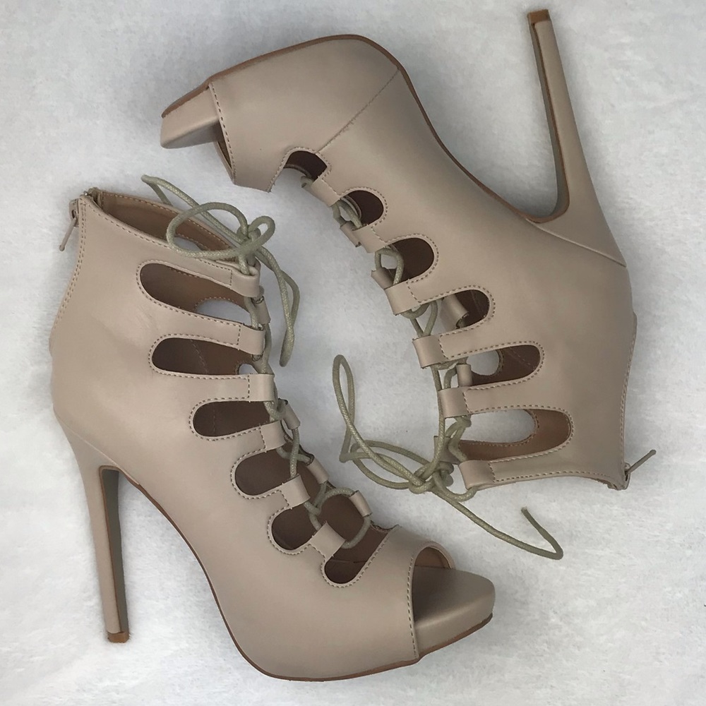Fashion Nova high heels 👠